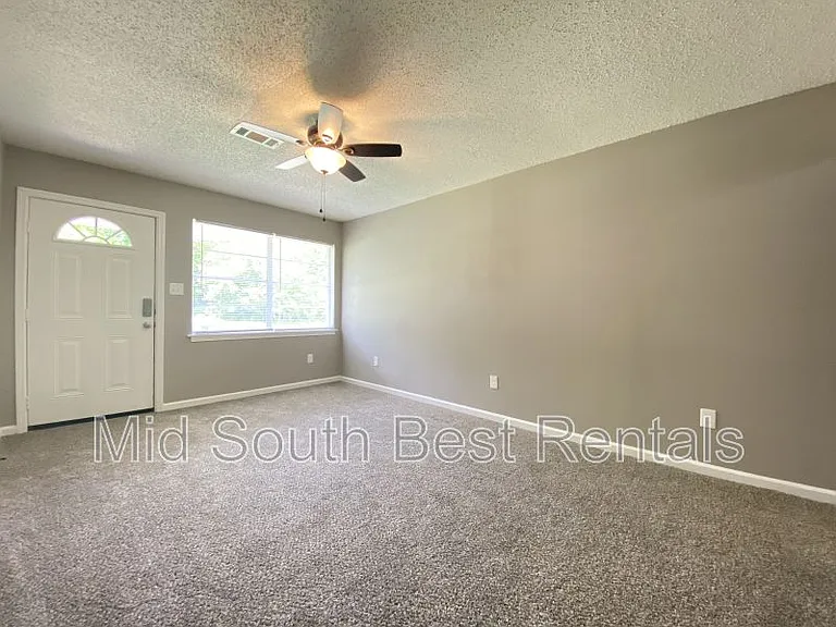 2303 Brown St — Photo 6