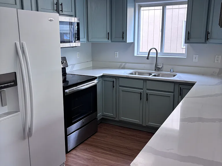2710 Easthaven Cir — Photo 2