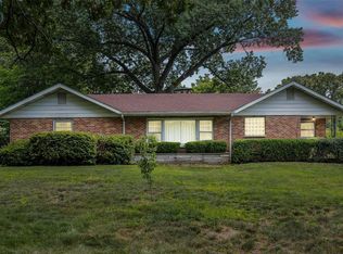 9330 Lincoln Dr, Saint Louis, MO 63127