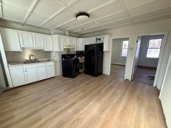 34 Amsterdam St #1R, Providence, RI 02909