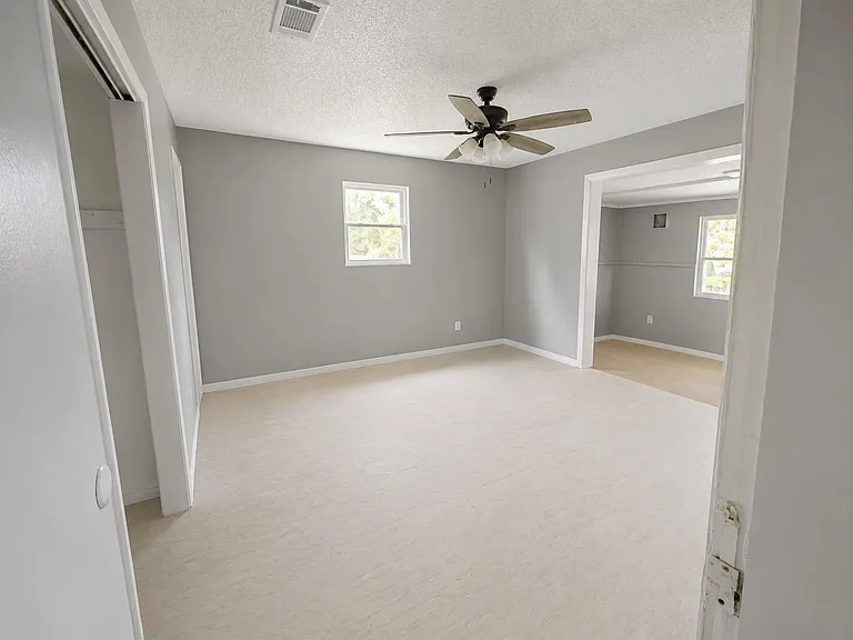 227 Live Oak Ln — Photo 10