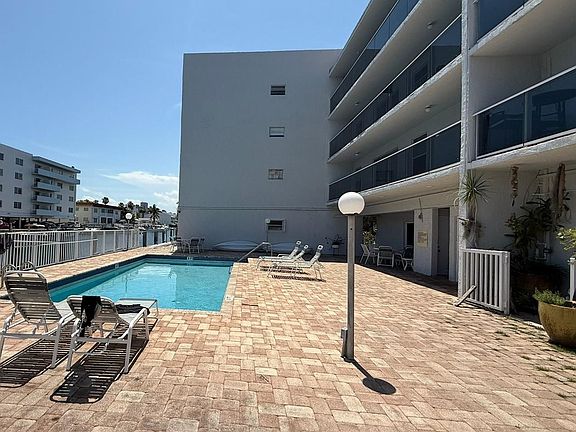 5th image of 3868 NE 169th St #2