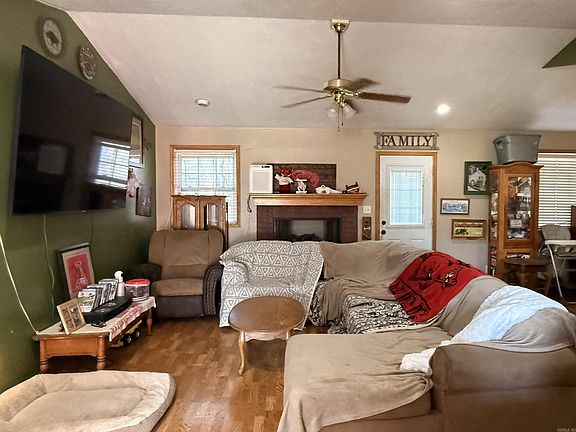 2nd image of 417 Cedarwood St