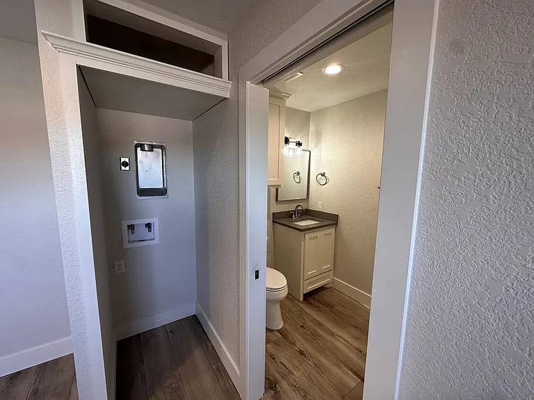 414 E Elm St #101 — Photo 10