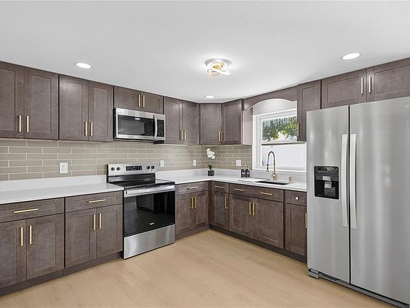 5th image of 4029 VALENCIA DRIVE