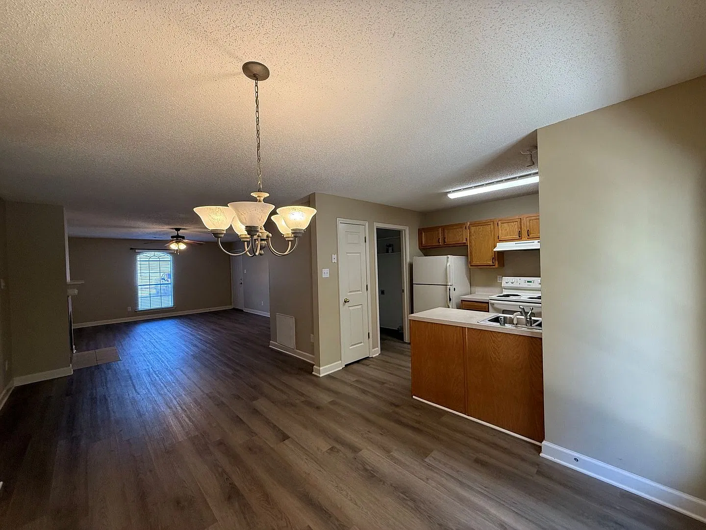 26 West Residences — Photo 4