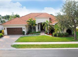 4963 Rustic Oaks Cir, Naples, FL 34105