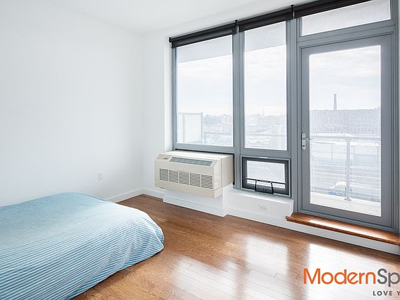 4th image of 5-49 Borden Ave #G6