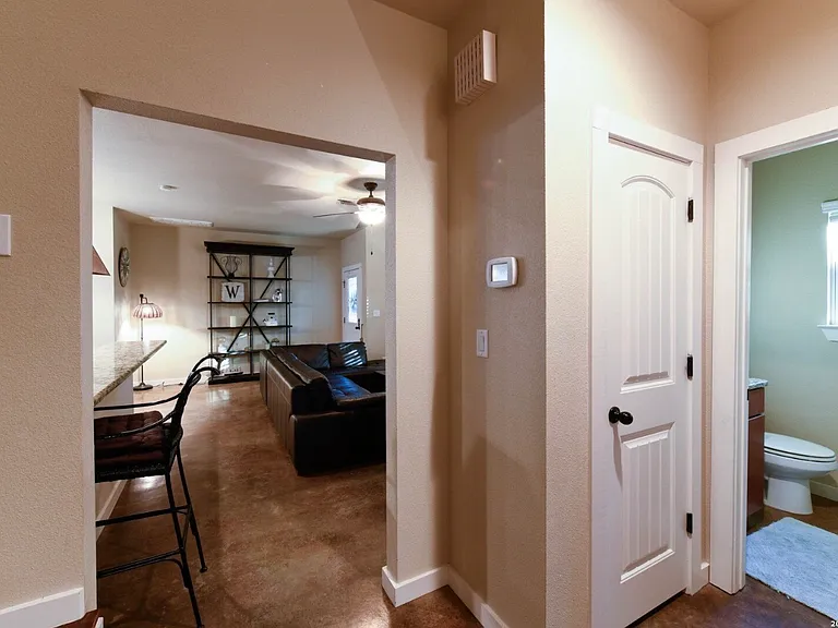 239 Bluffside Dr — Photo 7