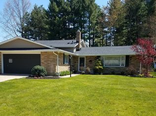 3276 Lotus Ln, Seven Hills, OH 44131