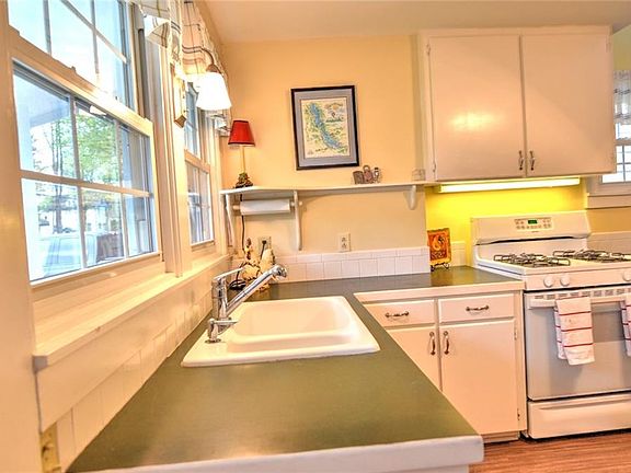 4th image of 159 E Terrace Ave