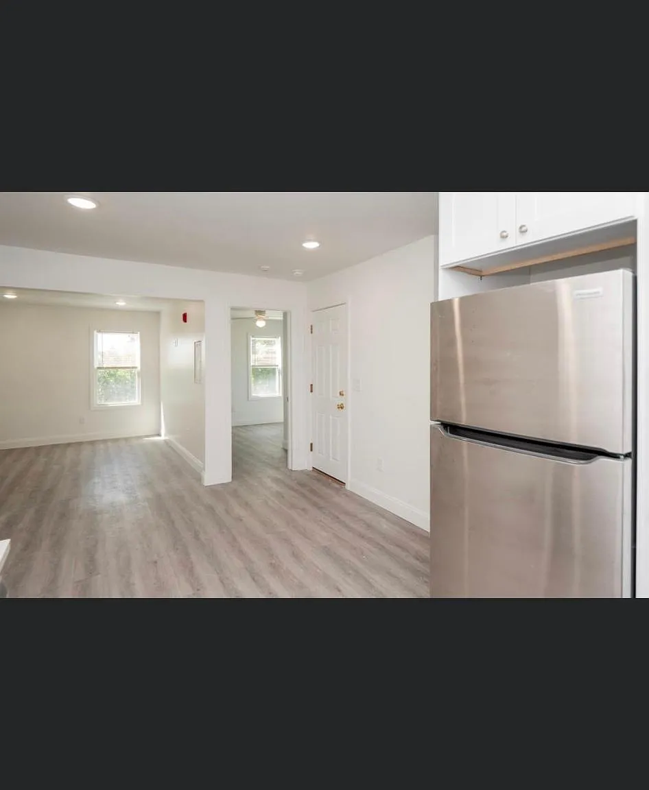60 Warner St — Photo 2