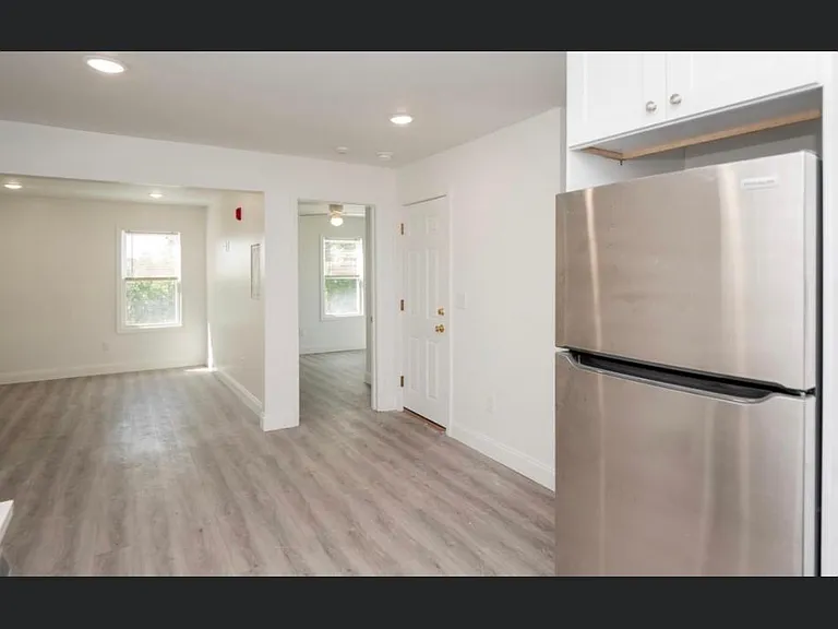 60 Warner St #1 — Photo 2