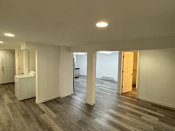 4th image of 700 4th Ave S #B