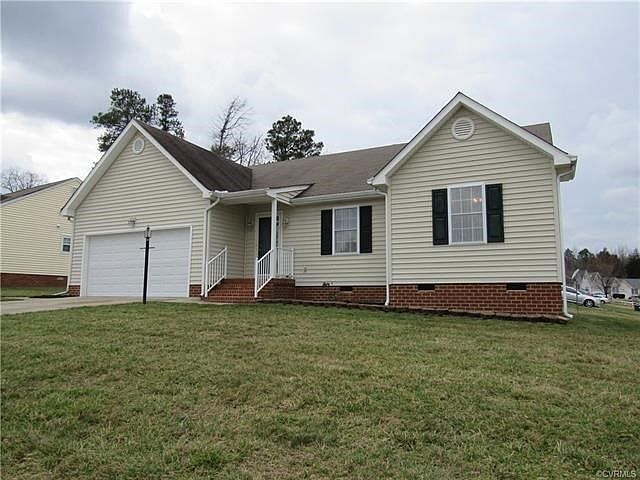 Rancher on corner lot with garage!