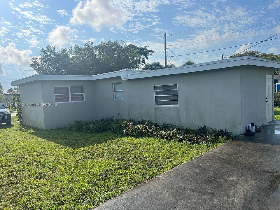 2nd image of 2720 SW 53rd Ave