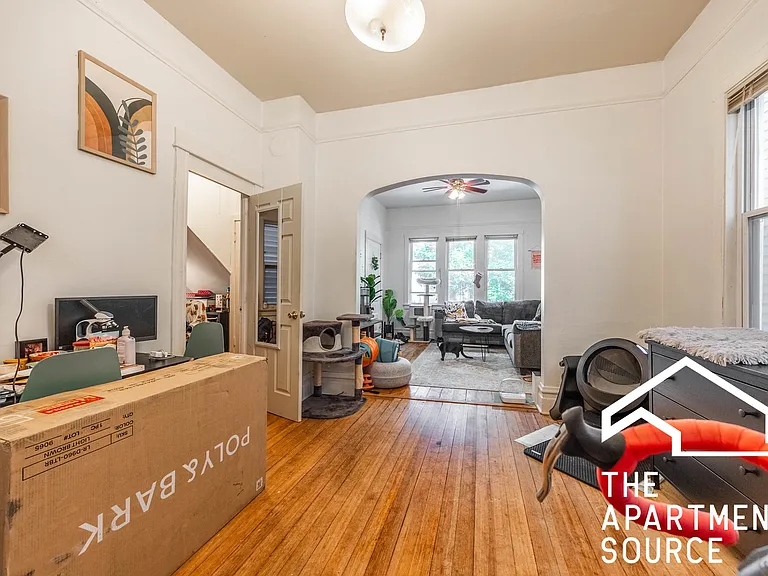 1245 W Barry Ave #1A — Photo 4