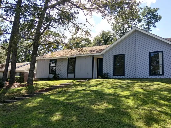 2220 Woodlea Dr W, Mobile, AL 36695