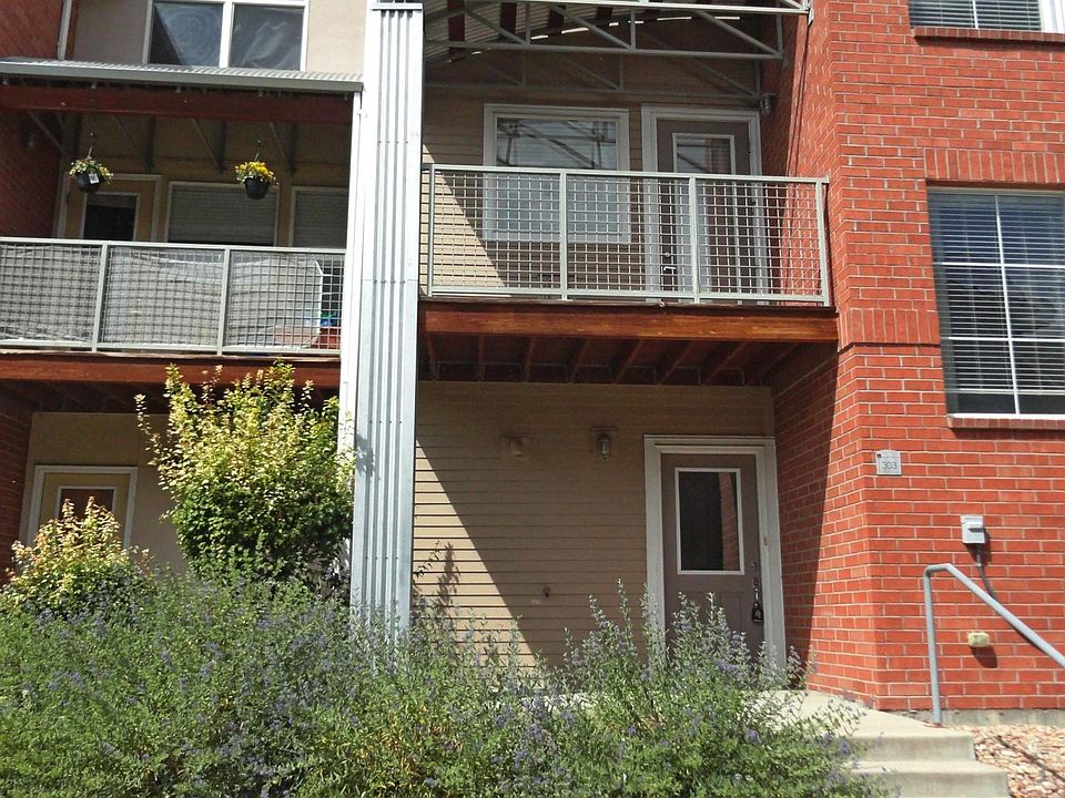 Front of townhome