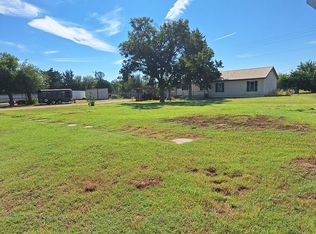 521 W Commerce St, Crowell, TX 79227