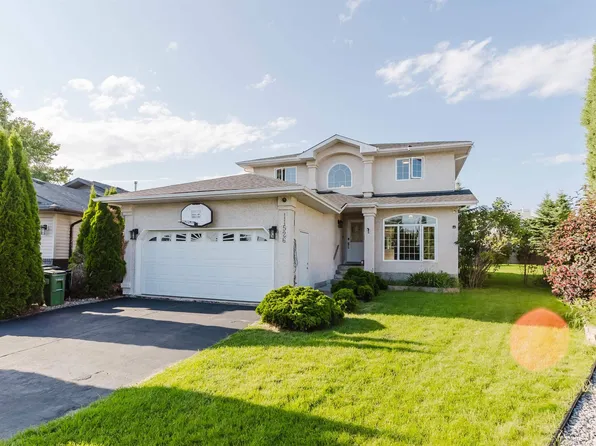 11526 9th Ave NW, Edmonton, AB T6J 6T9