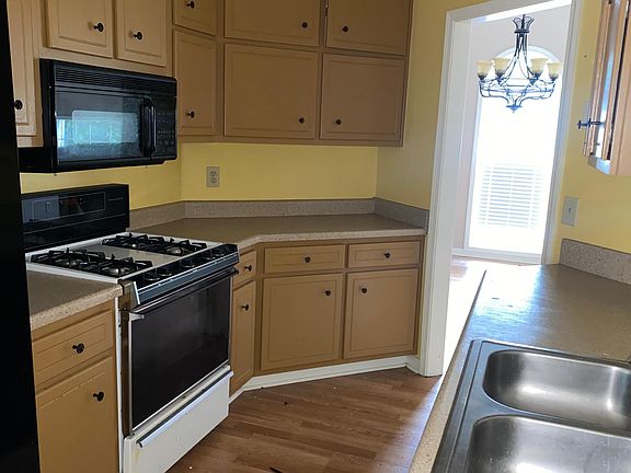 3rd image of 1180 Golden Valley Ct