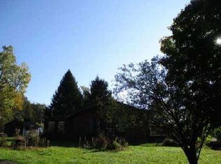 8 Eagle Heights Rd, Troy, NY 12180