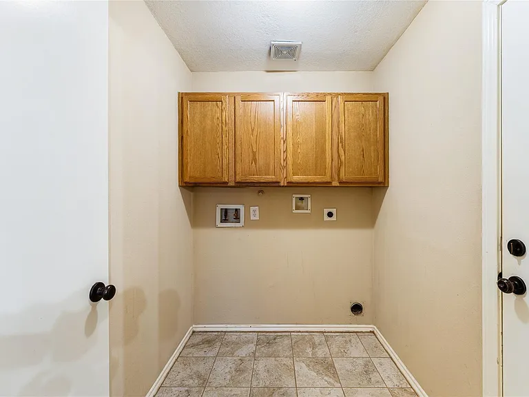 5622 Village Park Dr — Photo 26