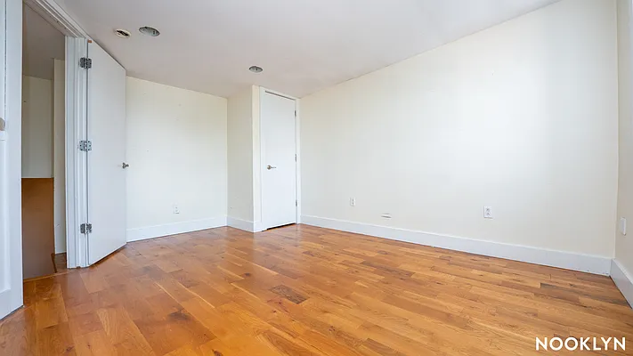 Rented by Nooklyn NYC LLC | media 24