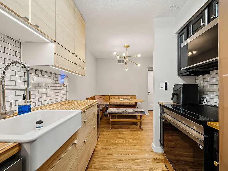 1860 White Oak Dr #242 — Photo 11
