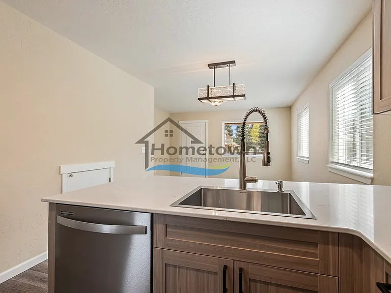 705 E Alaina Ave — Photo 14