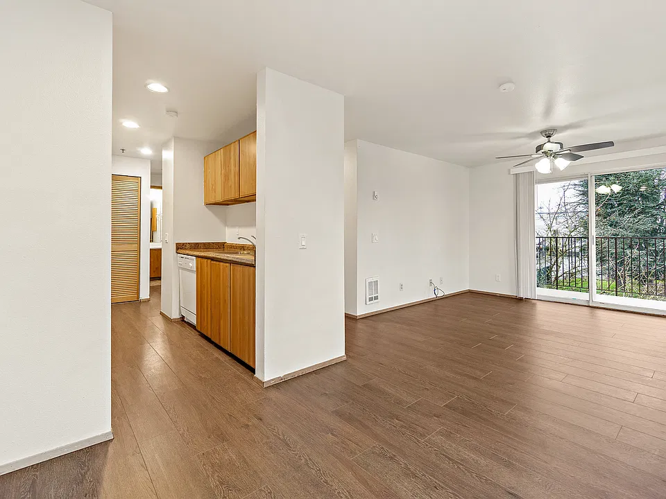 Stone Court Apartments
