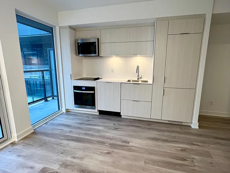 370 Martha St #311 — Photo 13