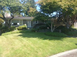 1100 NW Woodbine Pl, Seattle, WA 98177