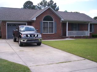 117 Stonesthrow Ln, Raeford, NC 28376