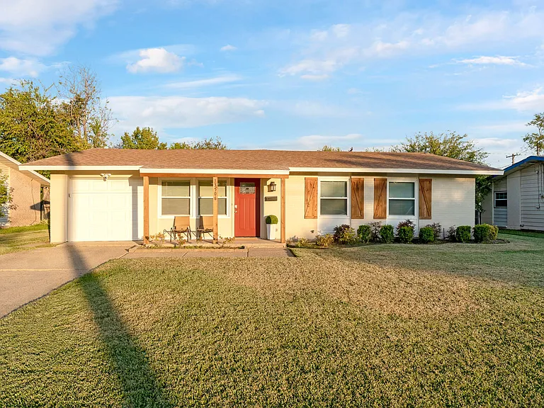 13506 Castleton Dr — Photo 21