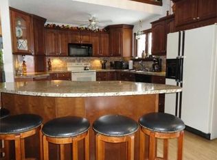 35 Plain Rd, Hatfield, MA 01038