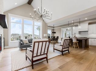 17405 Oakshire St, Overland Park, KS 66221