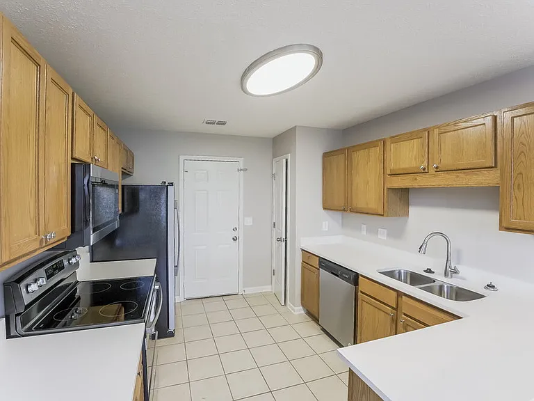 1547 Saint Andrews Dr — Photo 7