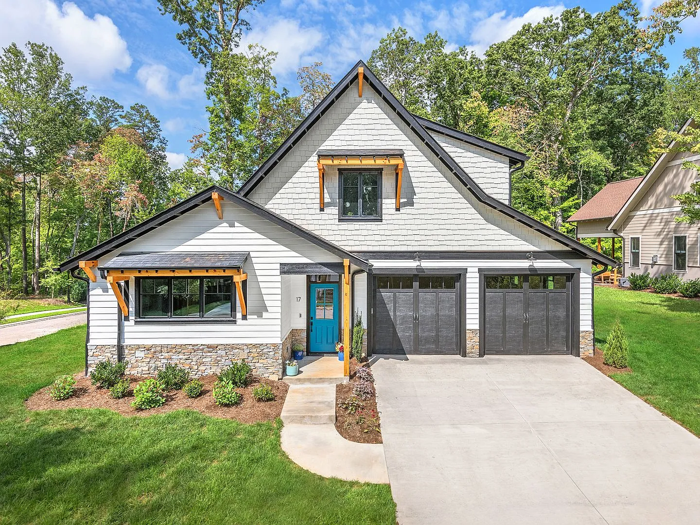 Gorgeous home in Asheville available now! — Photo 1