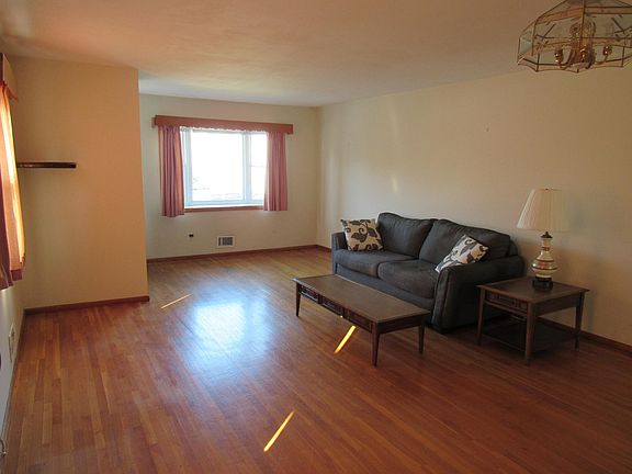 3rd image of 1 Glascoe Ave