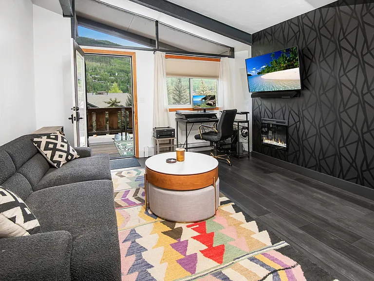 2059 Chamonix Ln #3 — Photo 2