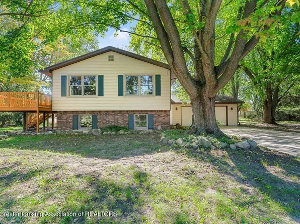 2896 Avery Rd, Saint Johns, MI 48879