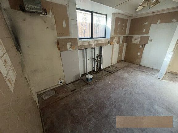 5th image of 2741 31st Pl NE