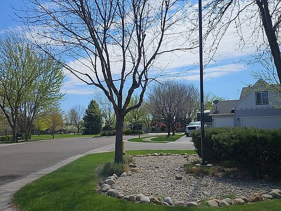 5th image of 1417 S Spring Valley Dr