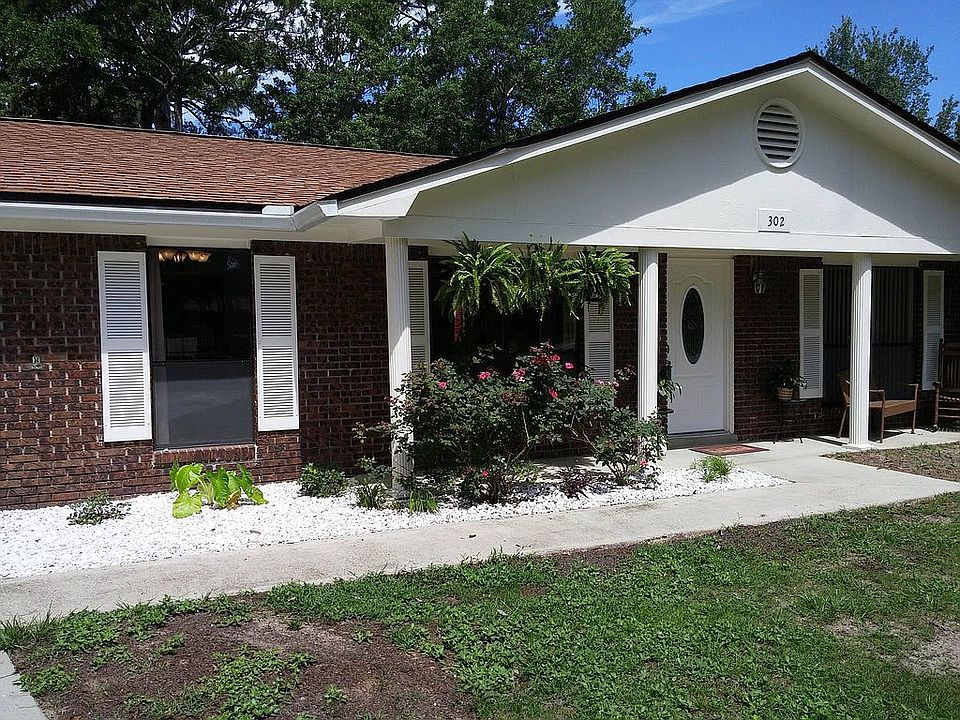 1st image of 302 Pontevedra Ln