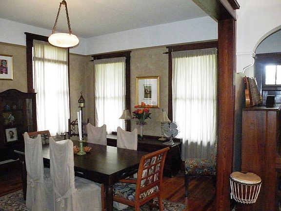 4th image of 1094 Talbot Ave