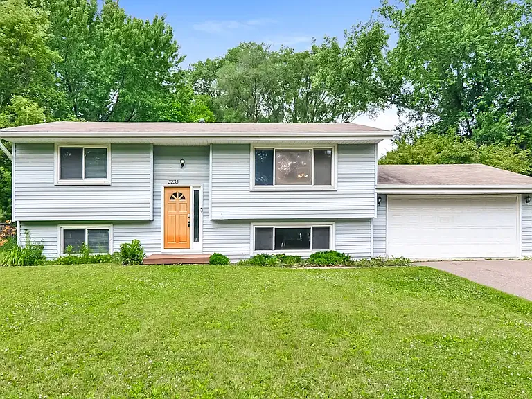 3221 Random Rd — Photo 1