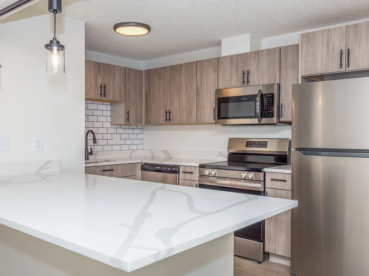 Bayswater Apartment — Photo 1