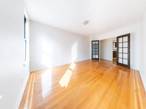 940 Street Nicholas's Avenue image 14 of 16